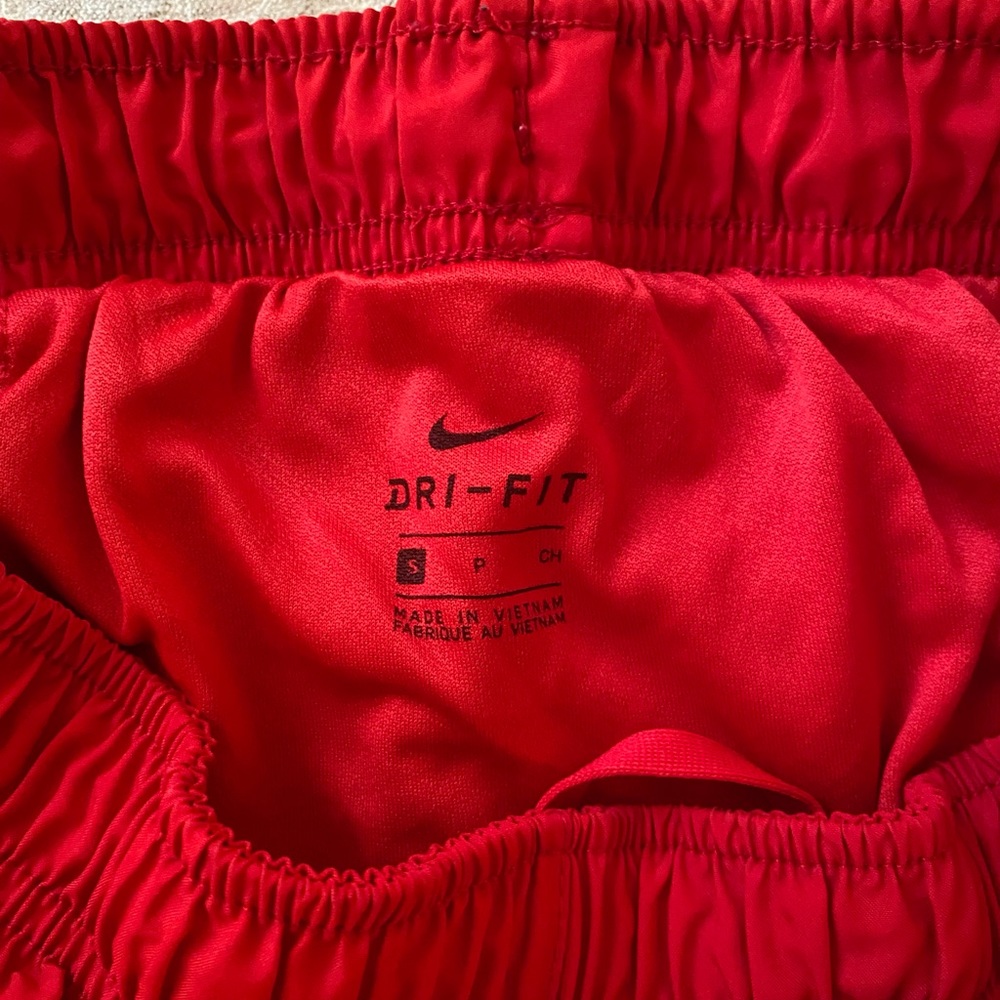 Nike Dri Fit 4” lined shorts - Picture 3 of 3